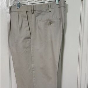 Croft & Barrow Men's Khaki Chinos